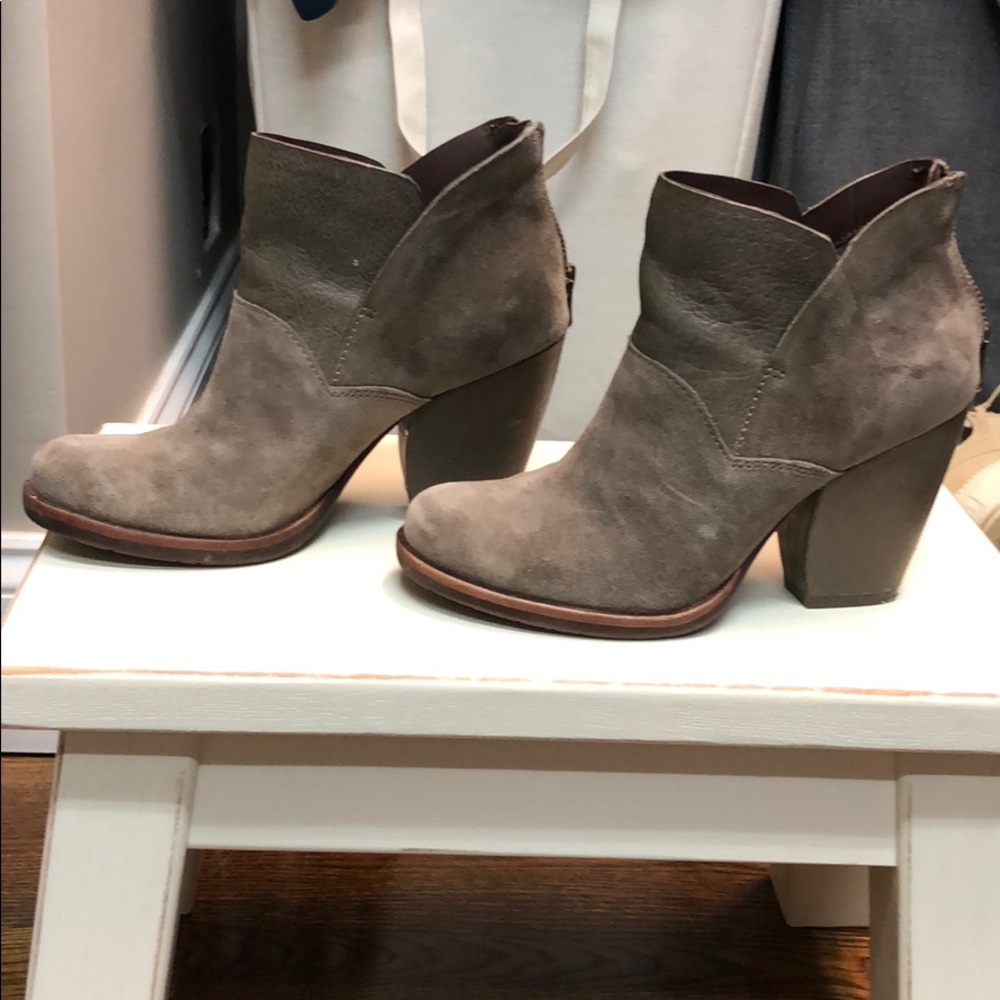 Kork-Ease booties